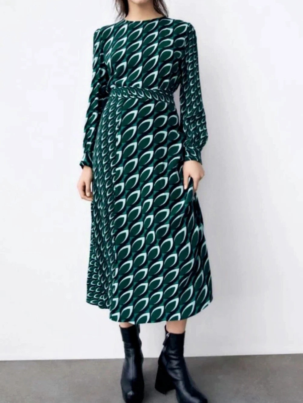 Zara Geometric Print Midi Dress Geometric Midi Dress in Green Size Small